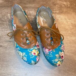 Kali Floral Blue and Brown Loafers Size:8